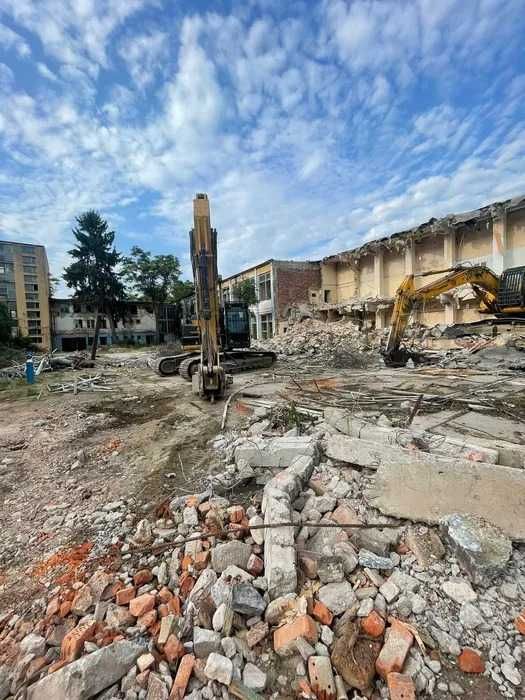 Demolari constructii, executie terasamente, drumuri