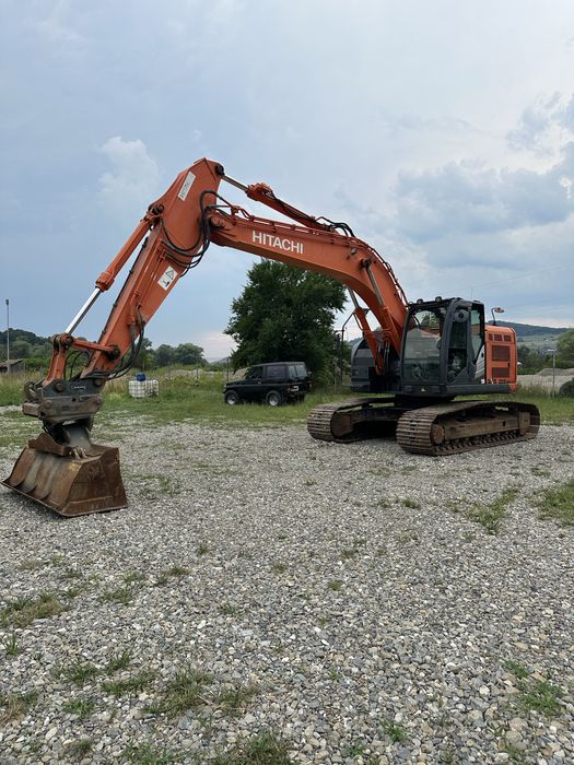 Excavator pe senile Hitachi ZX225 USRLC-5B 2015/9540h/24900kg