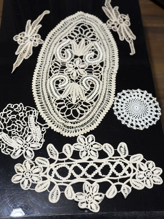 Vând mileuri macrame crosetate manual