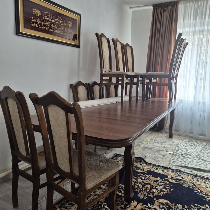 Продам стол Класический