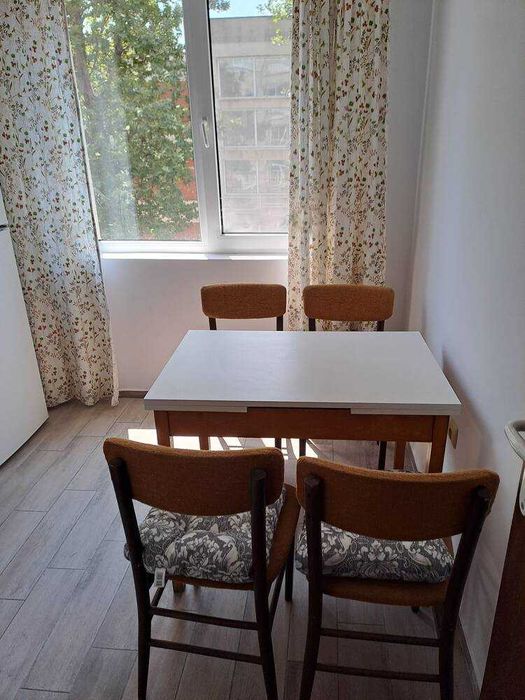 Двустаен апартамент в ж.к. Славейков