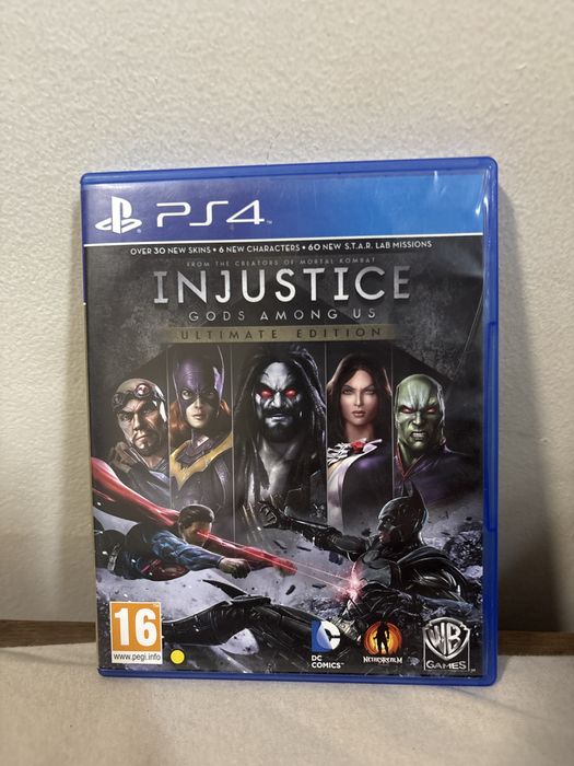 Игра за Playstation 4 - Injustice ultimate edition
