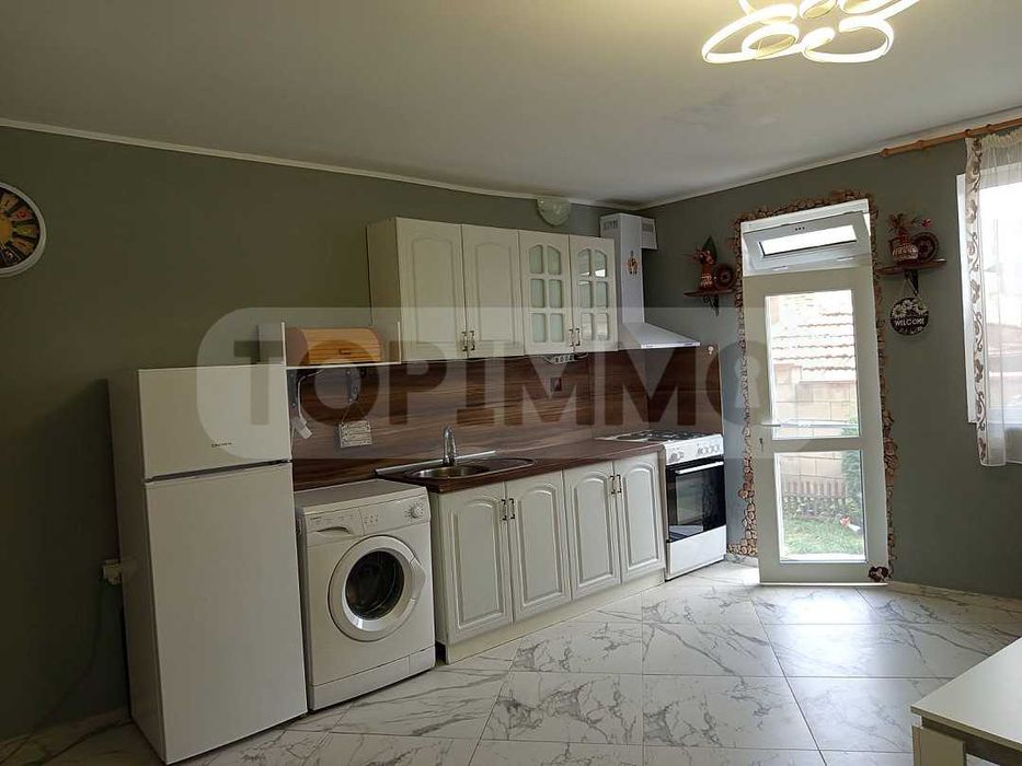 Дава се под наем Двустаен апартамент в Варна, Аспарухово - 60 кв.м за 357 € - Снимка #2