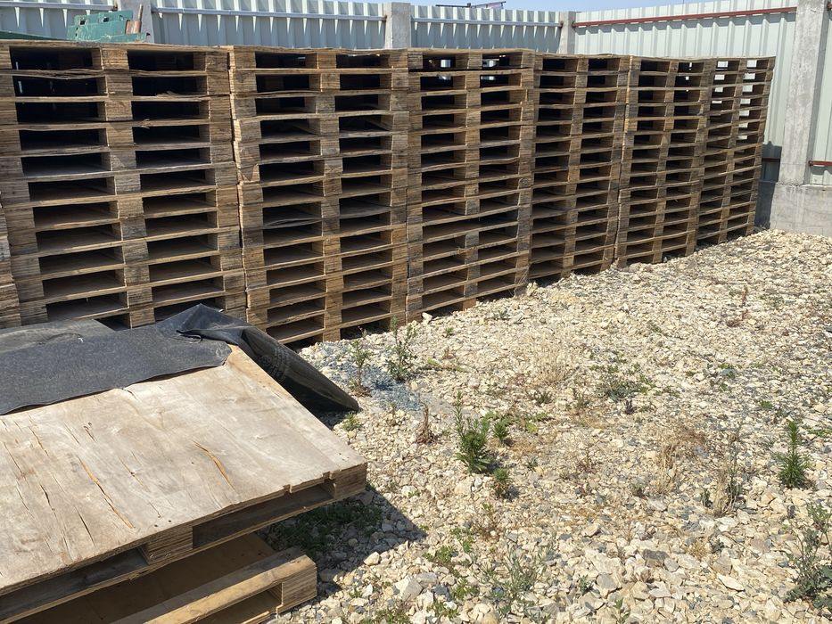 Paleti si patrati de vanzare