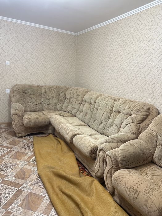 Продаю диван угловой