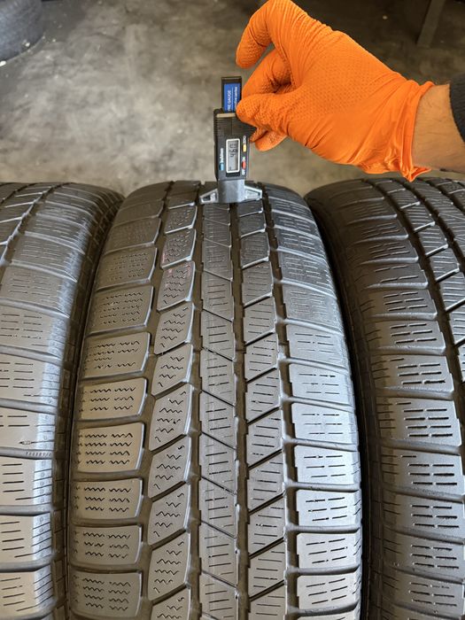 4 anvelope iarna 215/55/17 , Continental !