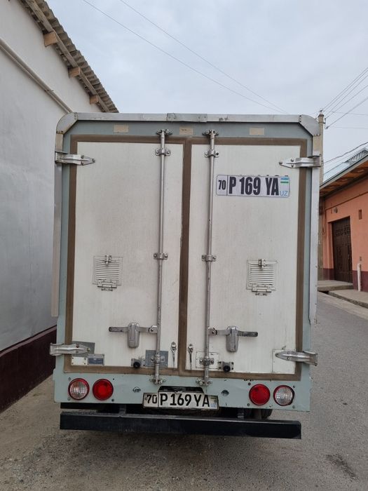 Kia bongo 3 2010 yil