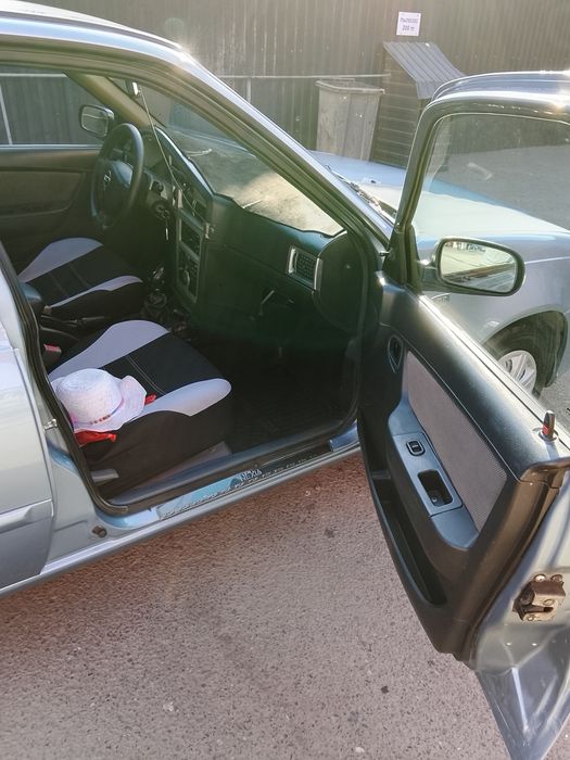 Daewoo нексия 2 автомобиль