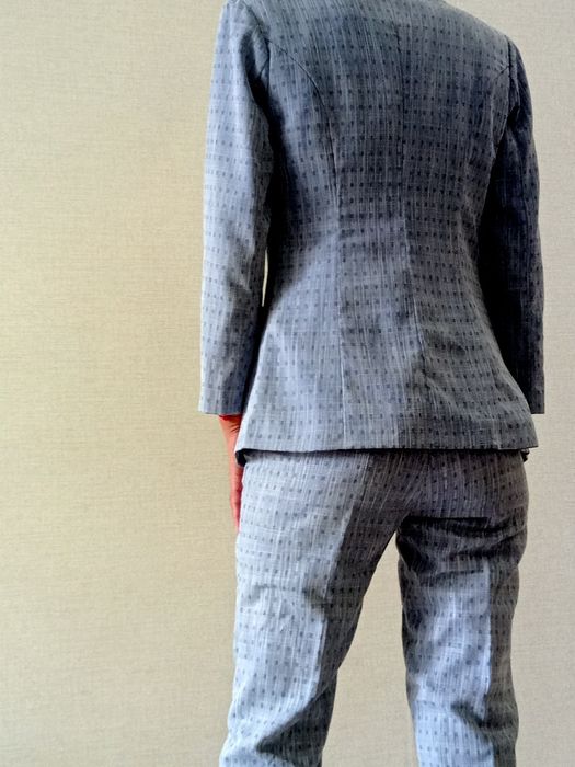 Продам брючный костюм.