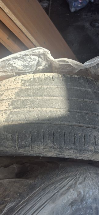 Продам б/у резину