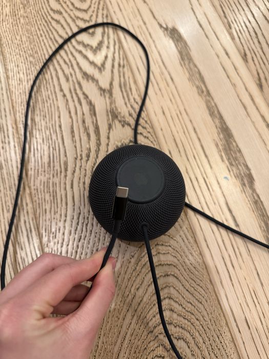 Колонка apple черная