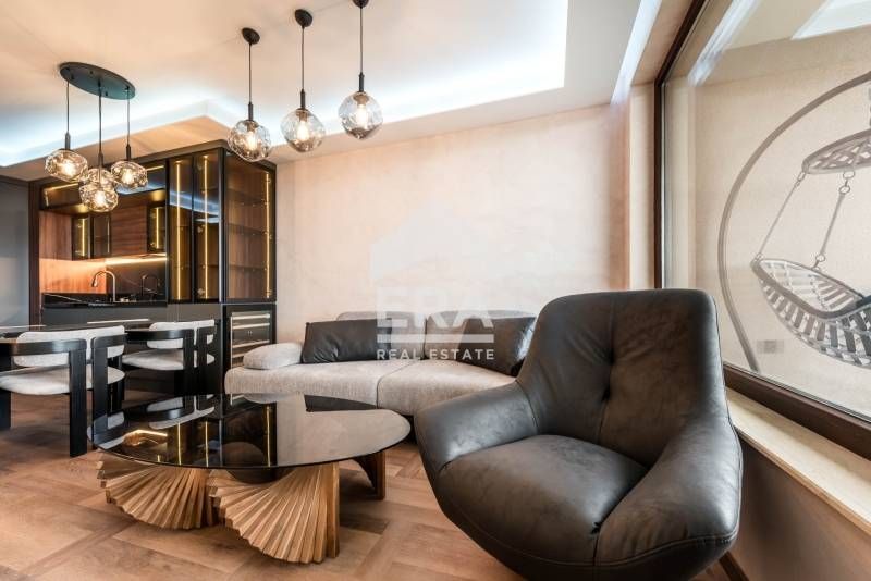 Тристаен, луксозно обзаведен апартамент за продажба, в нов жилищен ком