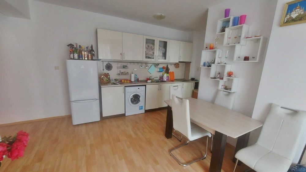Продава се Тристаен апартамент в к.к. Слънчев бряг - 70 кв.м за 858 €/кв.м - Снимка #2