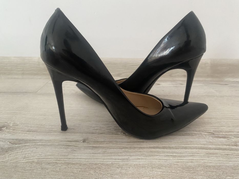 Pantofi toc negrii