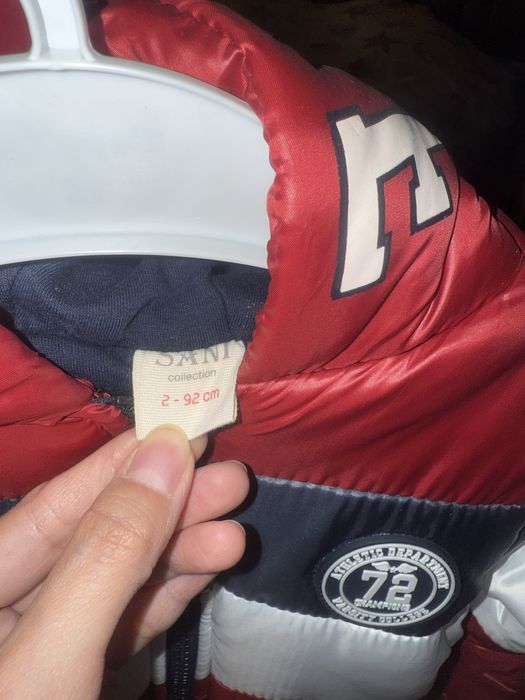 Продам новую деткую куртку.