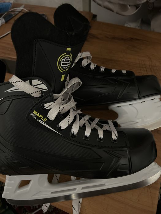 Коньки новые пару раз одевал