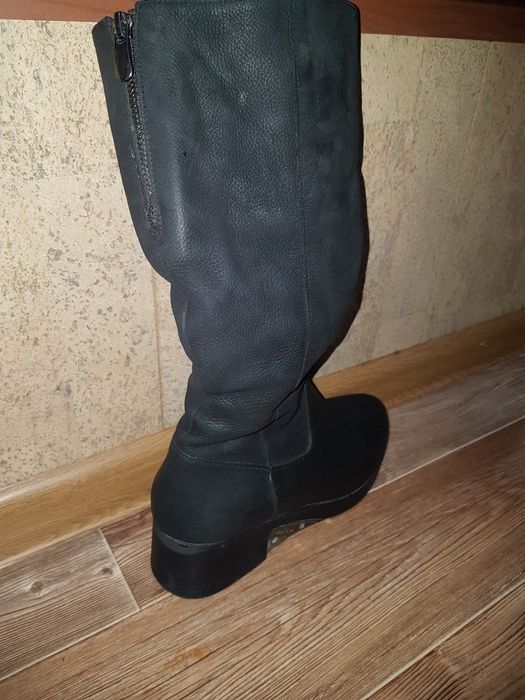 Продаю сапоги женские