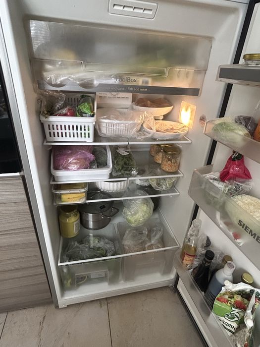 Холодильник SIEMENS