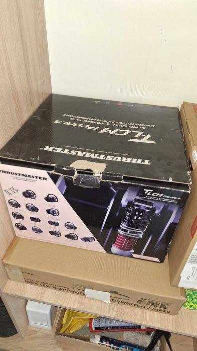 Комплект игрового руля Thrustmaster T300