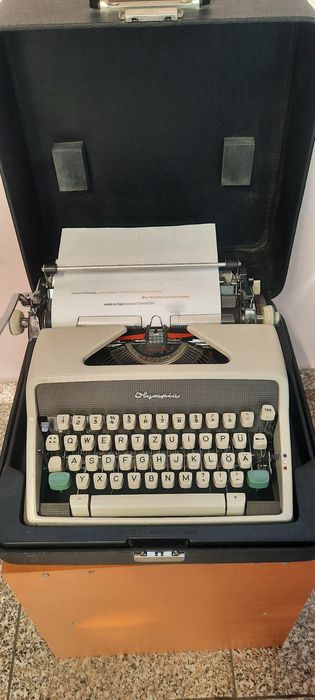 Mașină de scris Olympia SM7  impecabilă