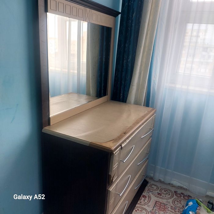 Комод аинасымен сатылады