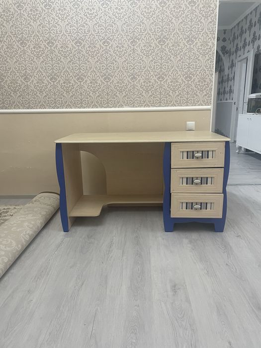 Компьютерный стол 6000