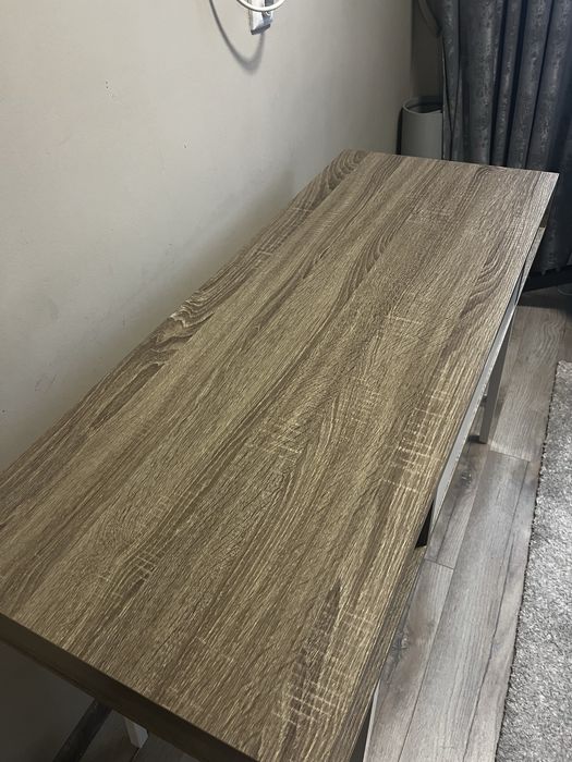 Продавам офис бюро  или детска стая