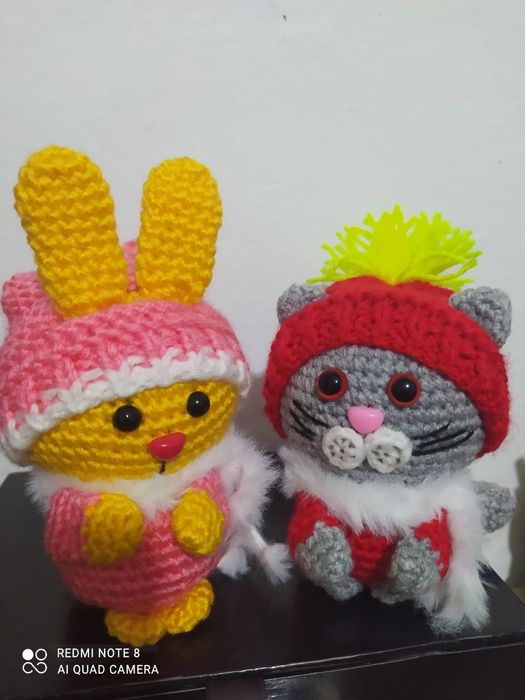Вязаный котик и зайчик (миниатюрные)