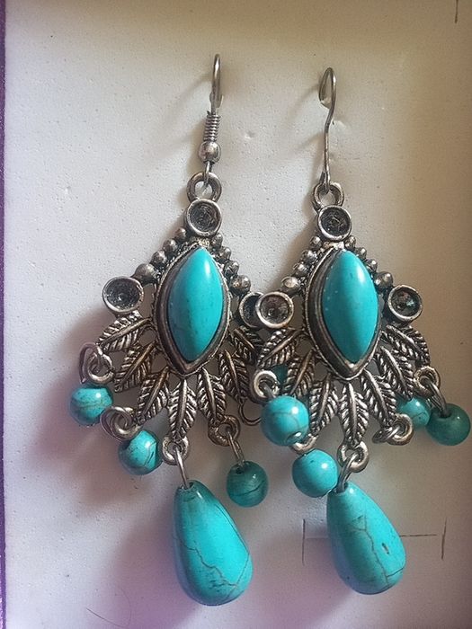 Feruza toshli kumush zargarlik buyumi