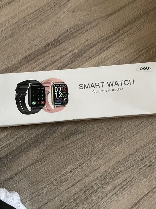 Бял Смарт часовник , нов