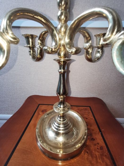 Антикварен бронзов свещник петица масивен тежък позлатен