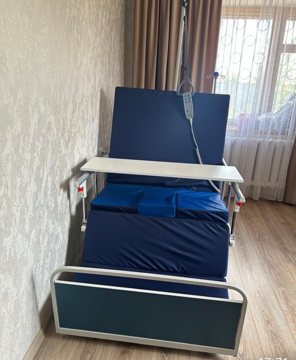 Медицинская кровать