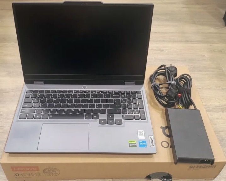 Laptop Lenovo LOQ15IRX9  gaming 144hz RTX 4060 8Gb VRam intel i5-13450