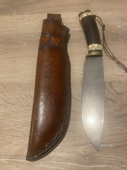 Cutit unicat, full tang, otel Danasc, 250+ straturi
