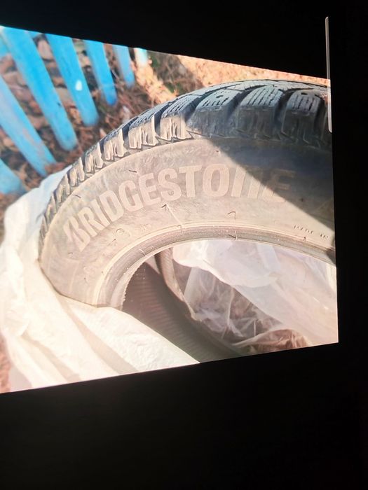 Продам зимние шипованные шины