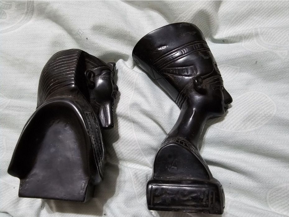 Regina Nefertiti si Tutankhamon Busturi din piatra de bazalt