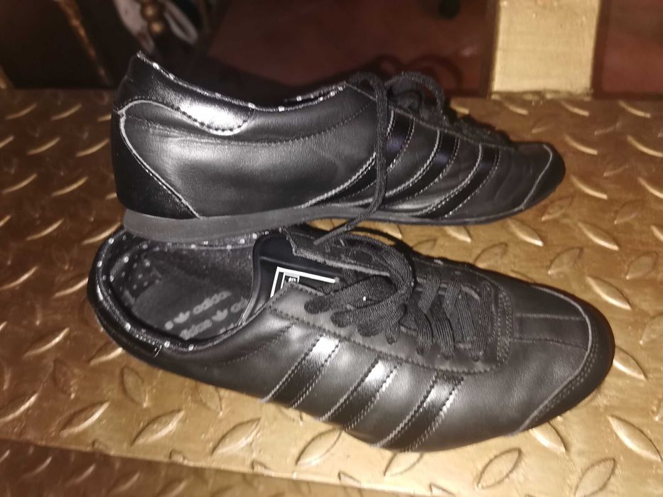 Adidas dama negri