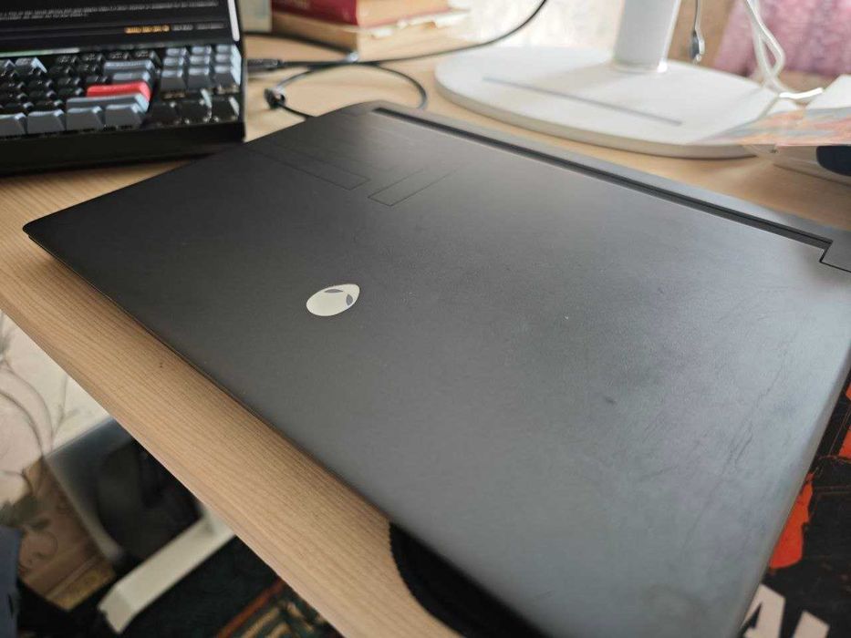 Alienware m15 R7 i7 RTX 3070 Ti 32GB QHD — клавиатура не работает