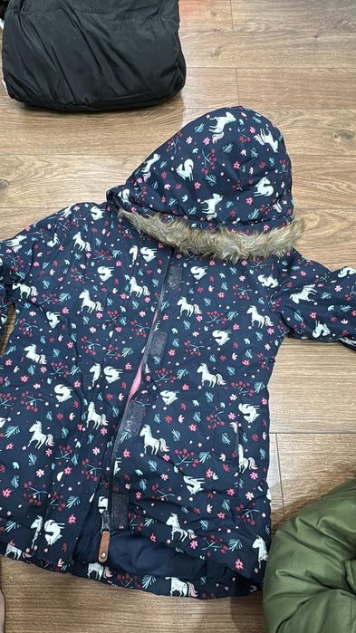 Продам детские куртки в отличном состоянии