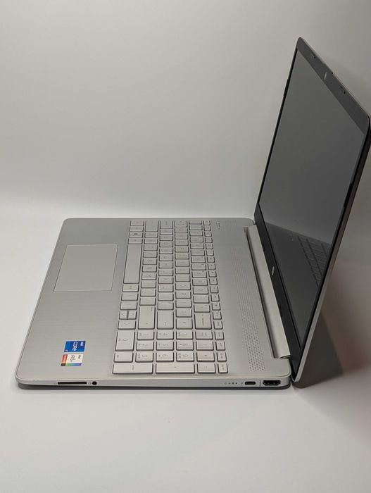 Laptop HP 15s, Intel Core i7-1195G7, 16GB RAM, 256GB SSD, Microsoft Office Activat, Windows licențiat, Ecran 15.6"