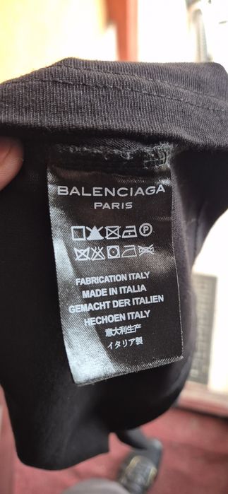 Tricou Balenciaga marimea M-L..