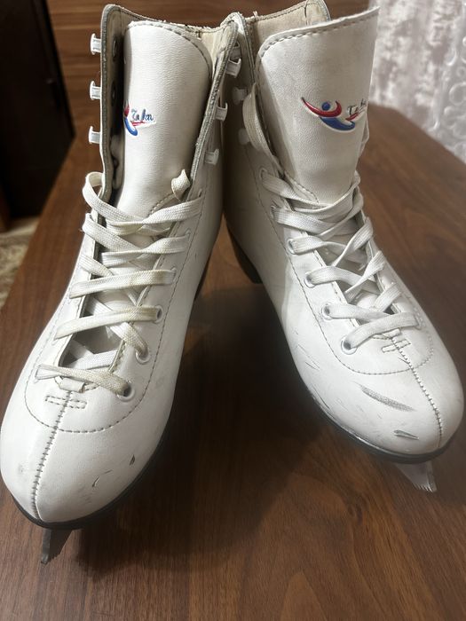 Коньки фигурные для девочки 35 размер