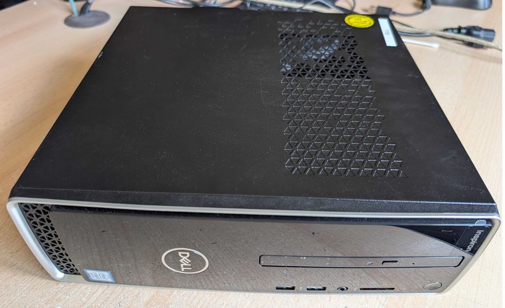 PC Dell Inspiron 3471 i5-9400, 8GB DDR4, SSD 256GB + HDD 1TB, DVD-RW, Windows 11 Pro cu licenta