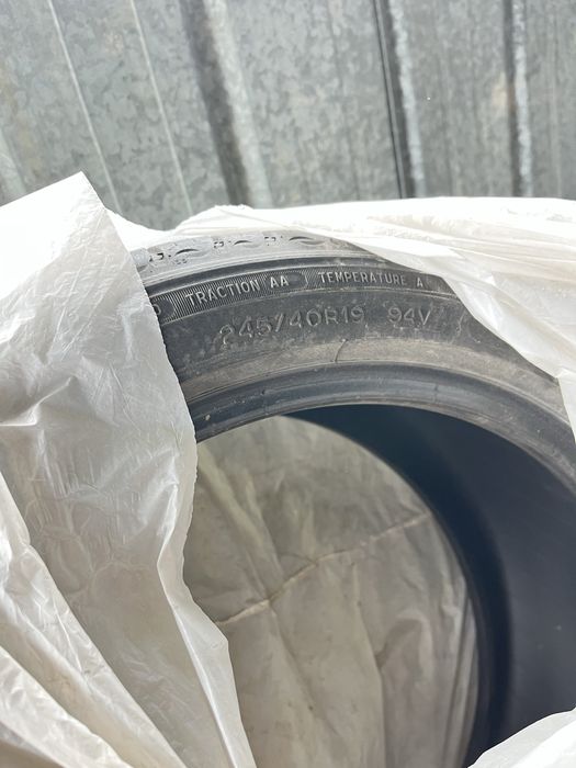 245 / 40/ 19 - летние шины