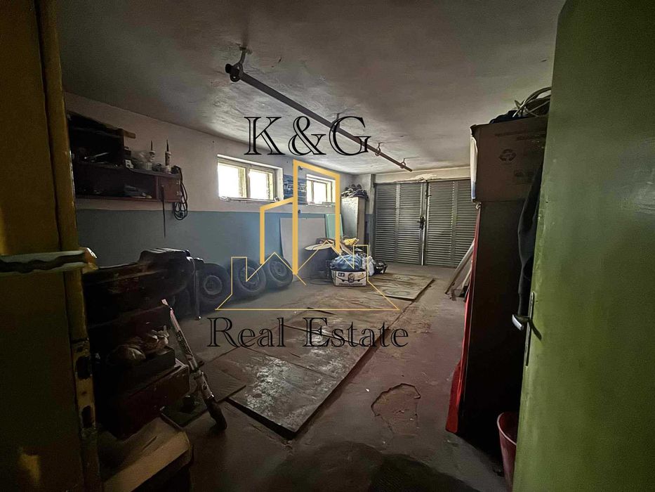 Продава се Къща в с. Стражец, Област Разград - 240 кв.м за 957 €/кв.м - Снимка #12