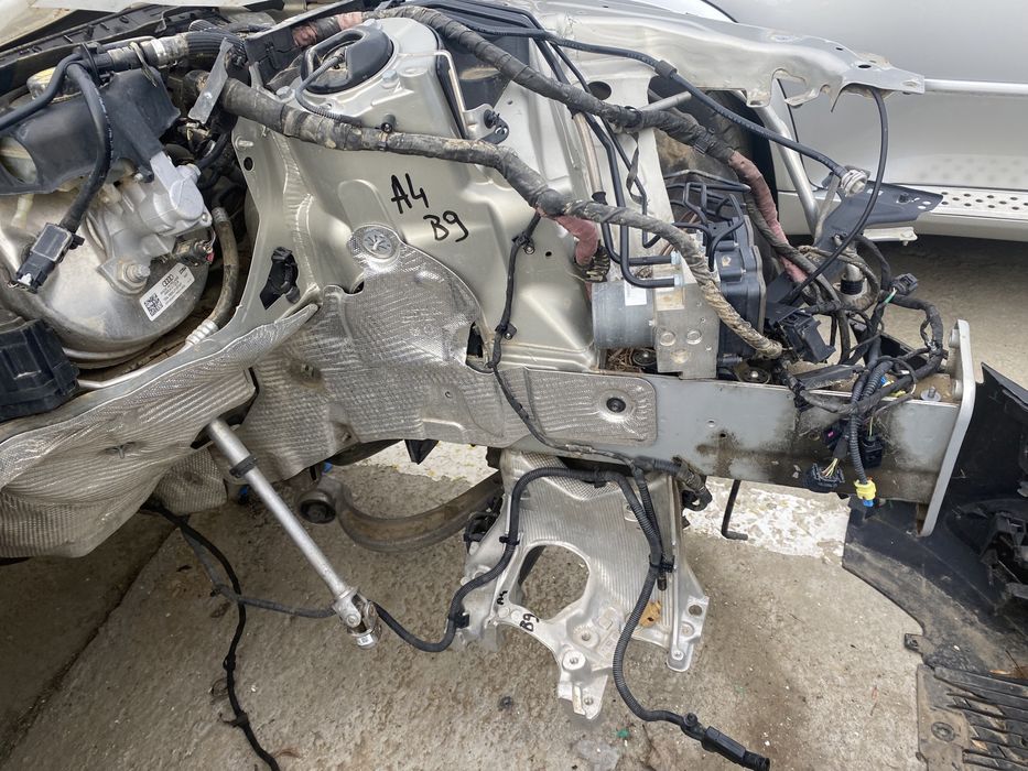 Suport stânga  punte față  aluminiu Audi A4 B9