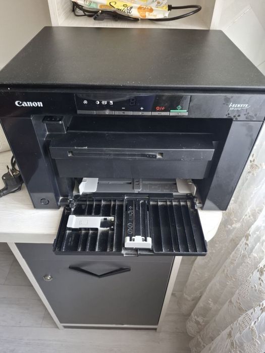 Продается принтер Canon MF3010