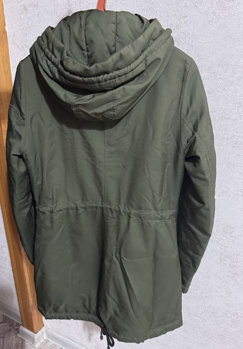 Продам женскую куртку