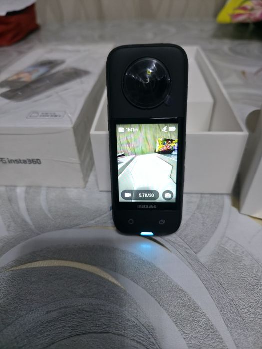 Экшен камера Insta 360 X3