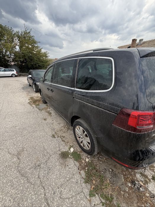 На части Vw Sharan facelift DFB 2.0Tdi adblue 2015 година автомат Dsg 7-места SFB всичко по колата работи дистроник печка подгрев темпомат
